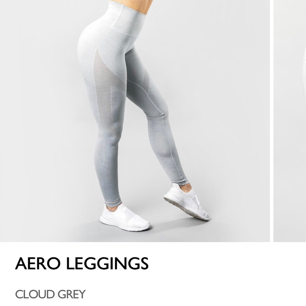 Alphalete Cloud Grey Aero Leggings | Medium
